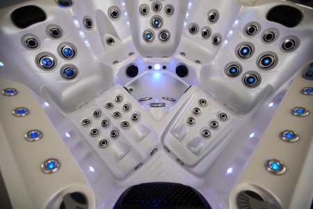 Гидромассажный СПА бассейн Joyee SPA London-L